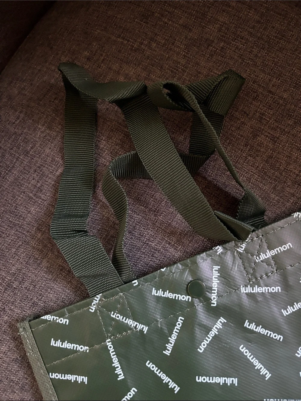 lululemon athletica Olive Green Logo (small size/mini)